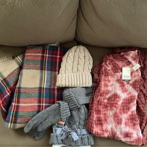 Women’s Scarf and Toboggan Glove Bundle - Blanket Scarf Included